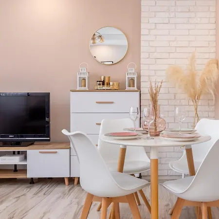 Apartament Z Antresola Przy Parku Zdrojowym By Renters Swinoujscie