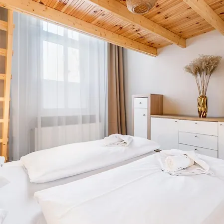 Apartment Apartament Z Antresola Przy Parku Zdrojowym By Renters